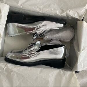 Like NEW Rag & Bone Silver Metallic Loafers